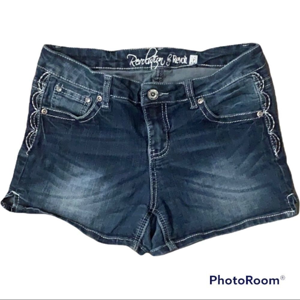 Revolution by Revolt shorts juniors 16